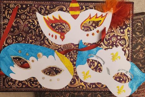 Trois loups de carnaval 