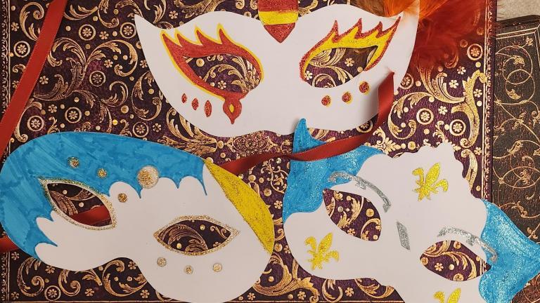 Trois loups de carnaval 